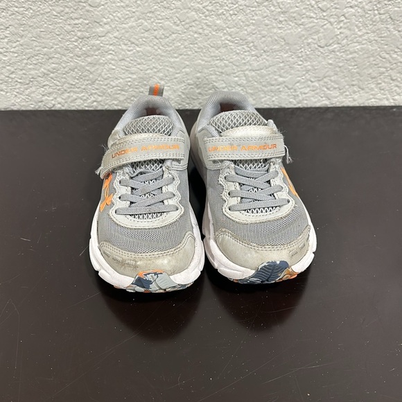 Under Armor boys sneakers - Picture 2 of 2